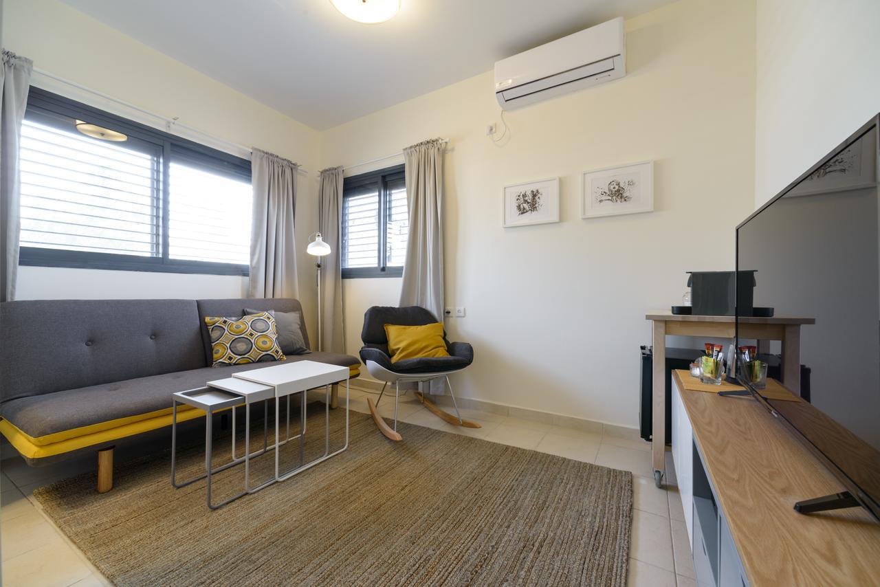 Luka 15 - By Beach Apartments Tlv Tel Aviv Exteriör bild